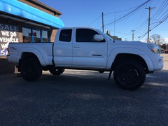 2013 Toyota Tacoma with ProComp Nitro lift and 265/70/17Cooper STT Pro tires