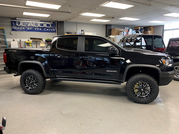 2018 Chevy Zr2 , with Readylift leveling kit, Fuel Titan 18x9 and Atturo Trail Blade 275/65/18 