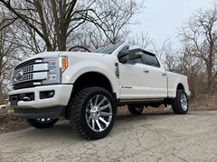 2019 F250 Platinum, with a Rough Country leveling kit,22x10 Fuel Contra and 35x12.50x22 Radar R7 M/T’s