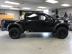 2017 Ford Raptor,with a 4in. Fabtech lift,20x10 Black Rihno Arsenal wheels, and 37x12.50x20 Toyo Open Country R/T’s