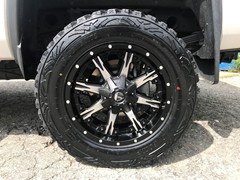 2018 GMC Denali 2500, 3in Zoneoffroad lift, 20x9 +20 offset Fuel Nutz, 295/60/20 Pro Comp M/T’s