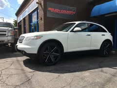 2004 Infiniti FX35 with 22 inch Verde V24 Invictus wheels and Kinforest tires