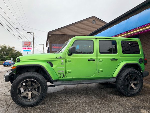 2019 JL with a 3in. JKS kit, 20x9 Fuel Beast and 35x12.50x20 ProComp A/T’s 