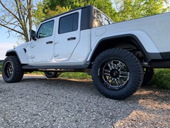 2020 Jeep Gladiator, with 2.5in Rough Country leveling kit, 20x10 Motto Folsom and 35x12.50x20 Nitto Ridge Grapplers
