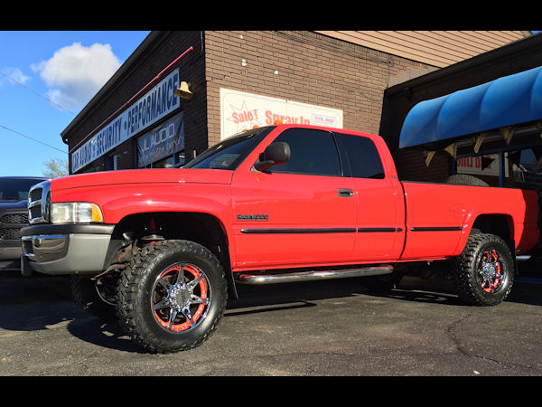 1998 Ram 2500 in for a ProComp leveling kit, Rancho Shock upgrade and 20x9 Moto Metal MO961 wheels with 35x12.50x20 Mastercraft MXT tires, and Alpine radio upgrade and JL Audio C2 speakers. 