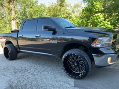 Ram 1500 with 2in leveling kit, 24x14 Tis 544’s and 305/35/24 