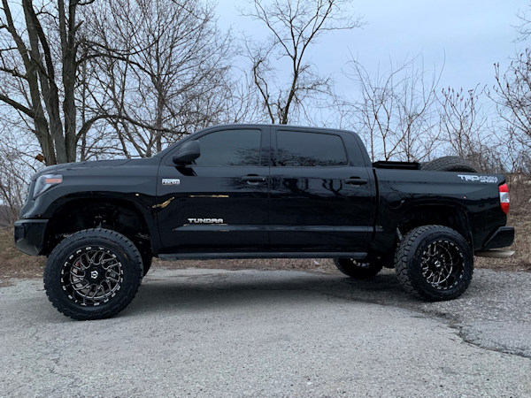 2019 Toyota Tundra, with 7in. Bds lift, 20x12 Tis 544’s and 35x12.50x20 Toyo Open County R/T’s 