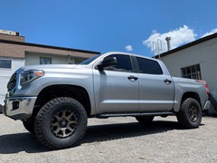 Tundra with BDS lift and Fox coilover setup, icon wheels and bfg tires
